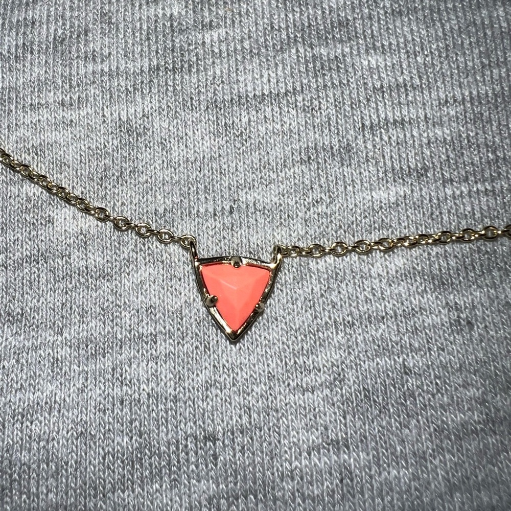 Kendra Scott coral necklace